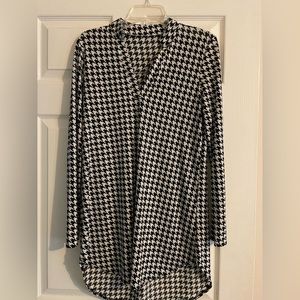 Black and white houndstooth tunic